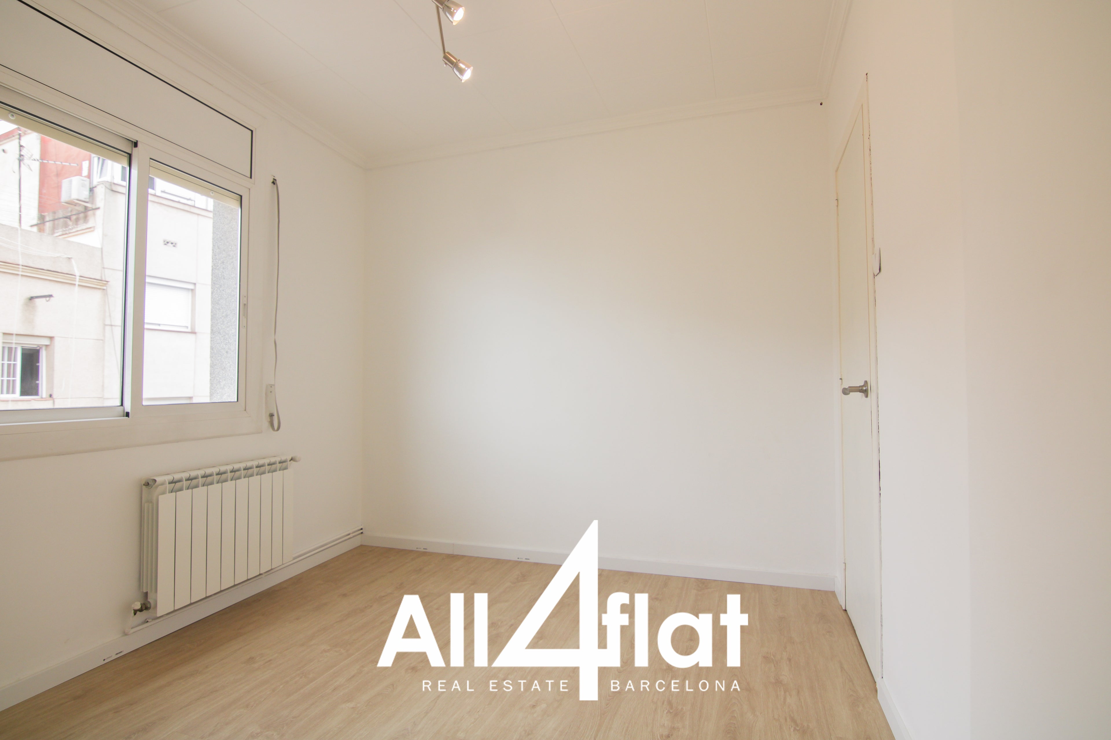 C/ Mare De Déu Dels Àngels - Ref: 002680