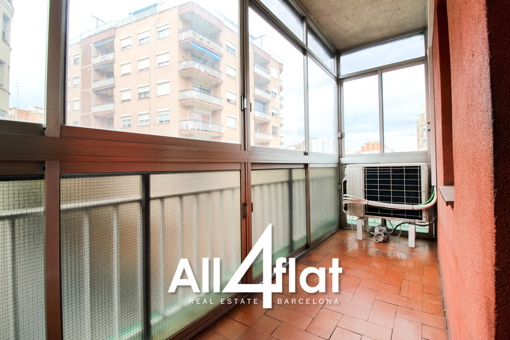 Valencia St. - Ref: 000987M