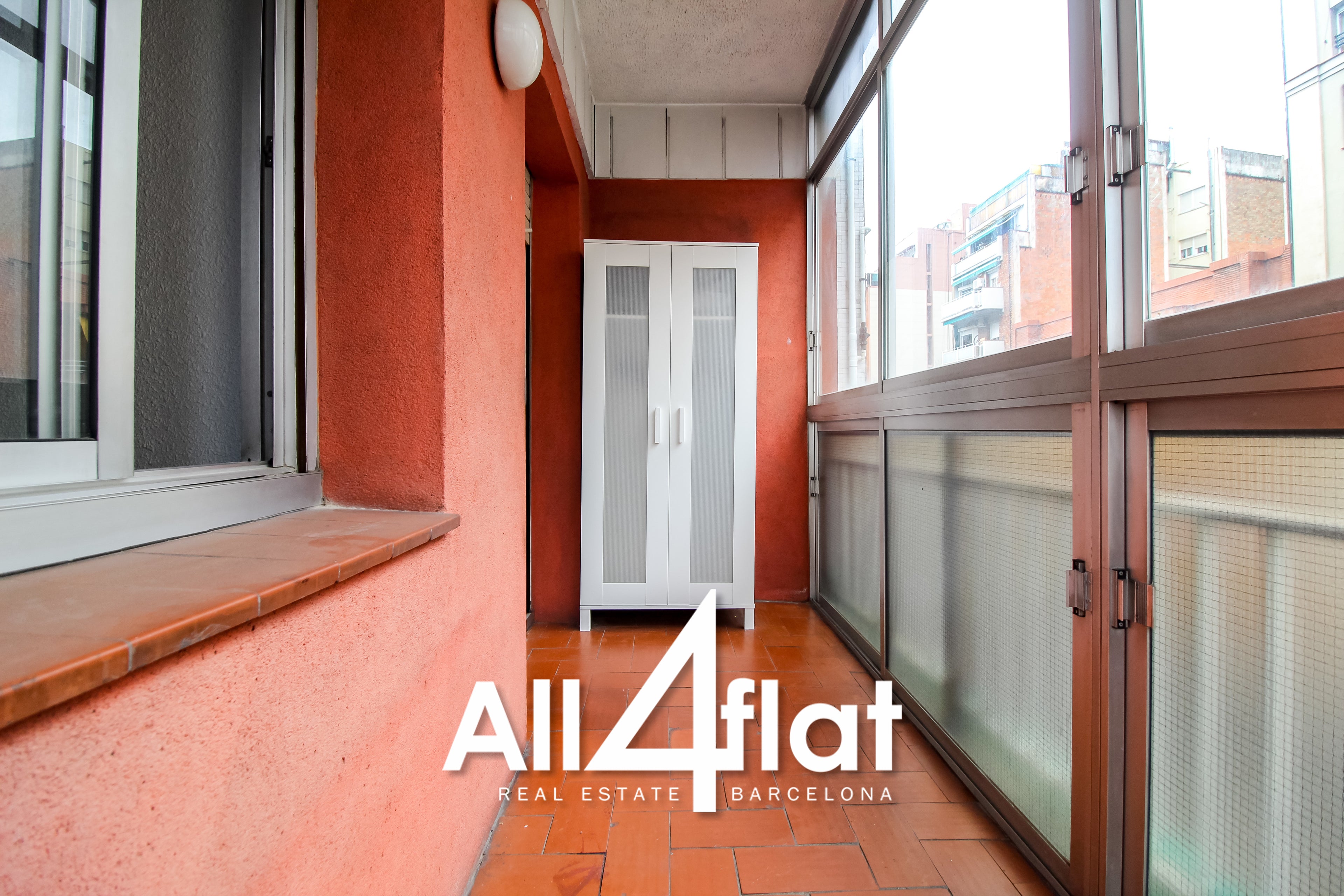 Valencia St. - Ref: 000987M