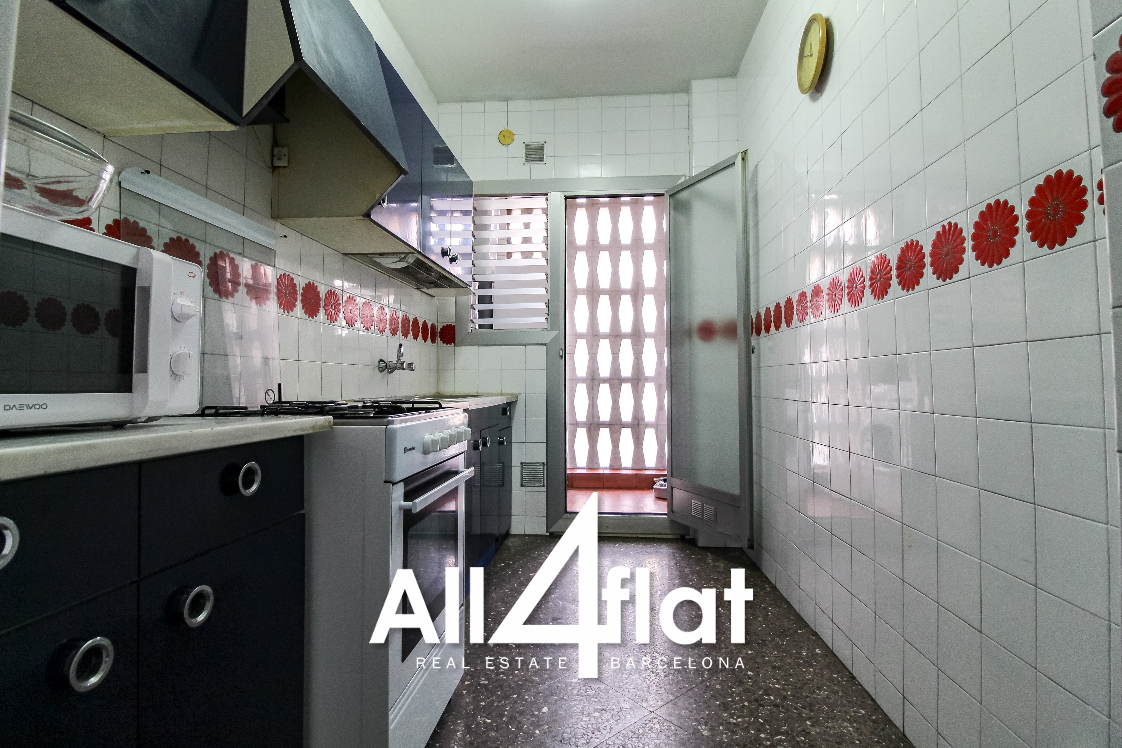Valencia St. - Ref: 000987M