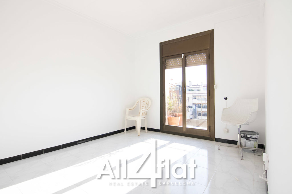 C/ Comte D'urgell - Réf : 003412B
