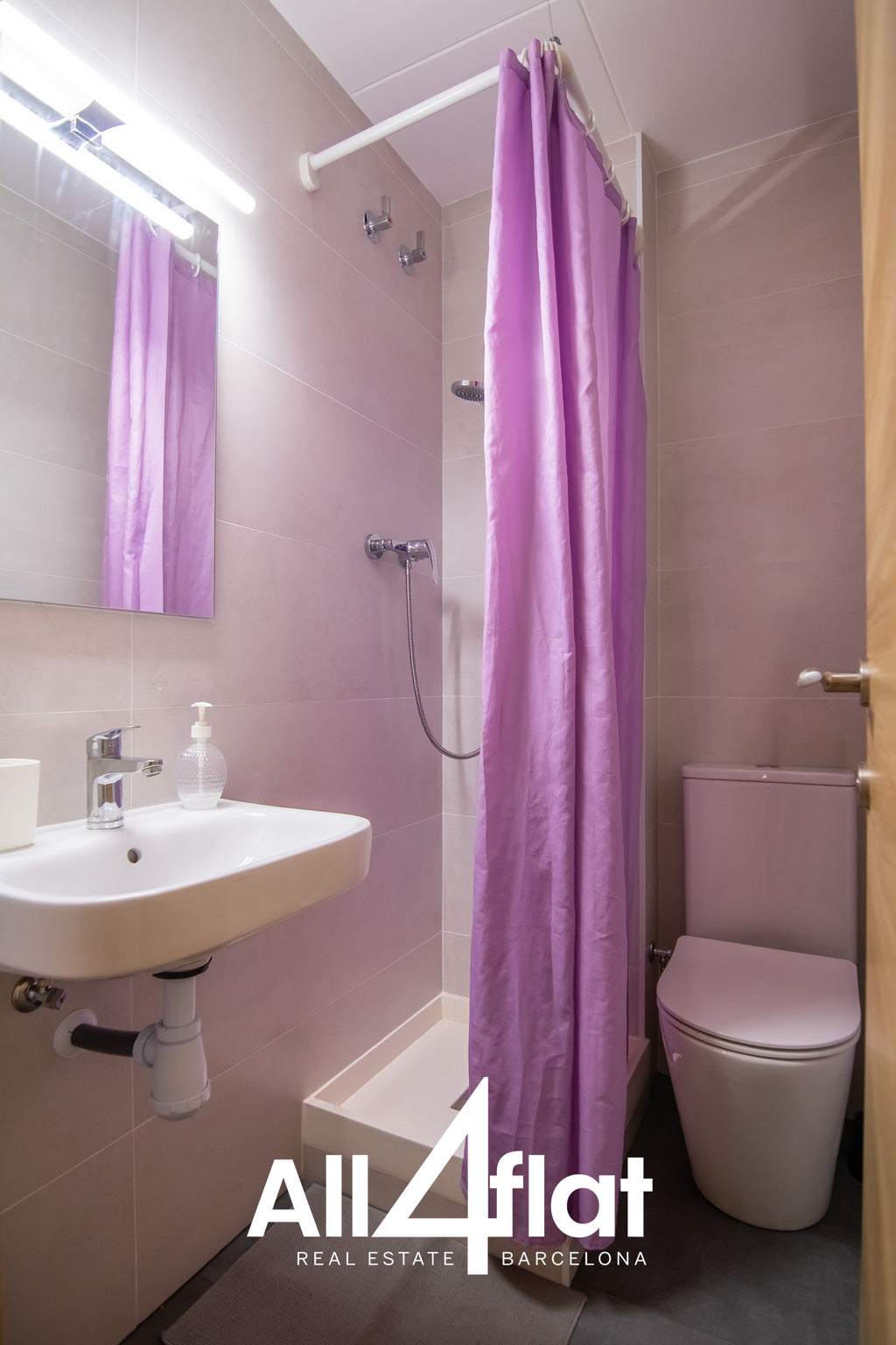 Paseo Zona Franca St. - Ref: 003683
