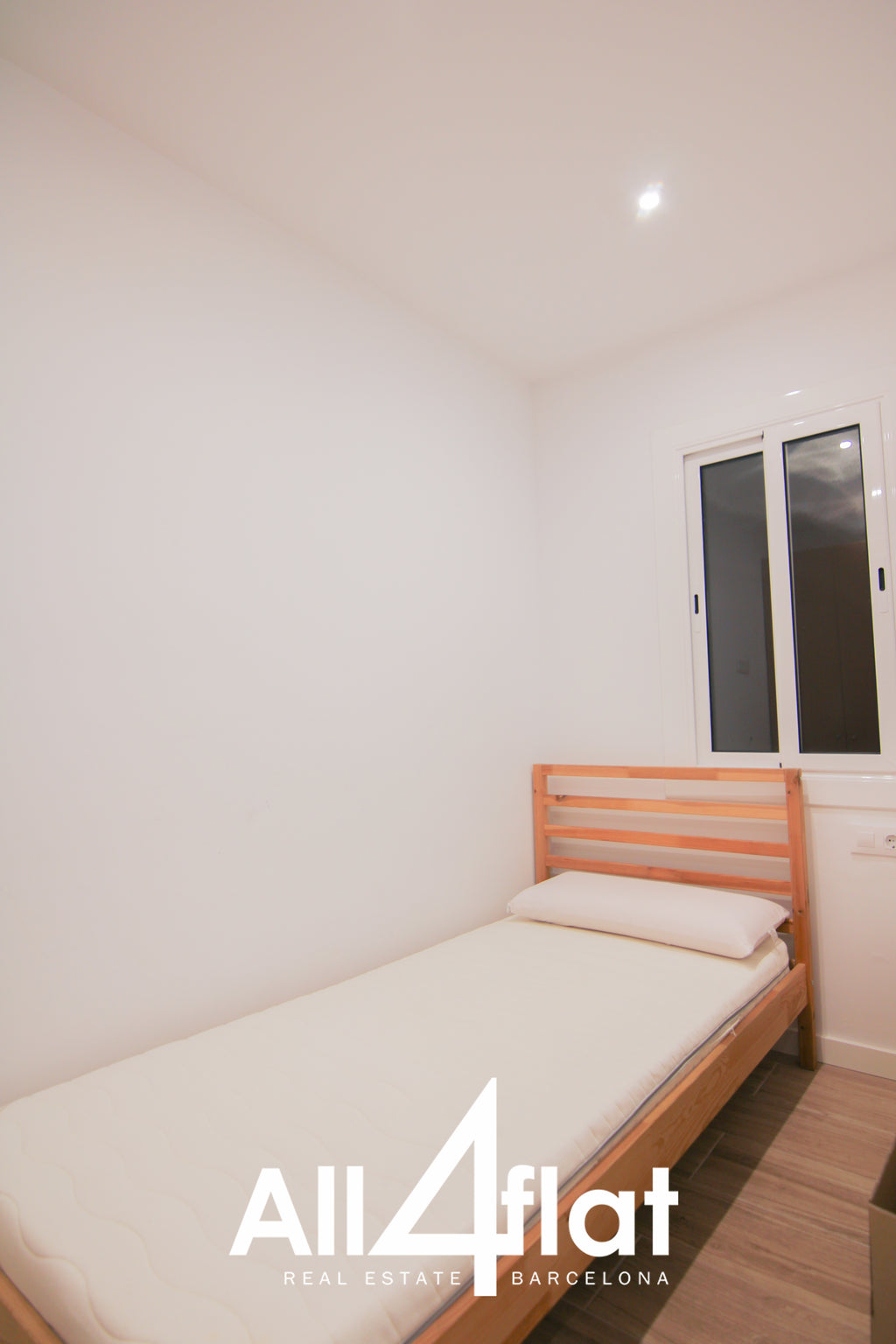 Paseo Pujades - Ref: 002279D