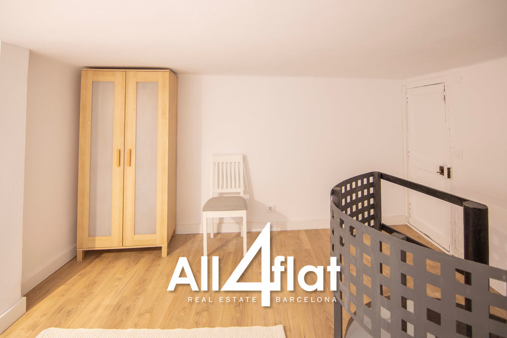 C/ Mila I Fontanals - Ref: 003636