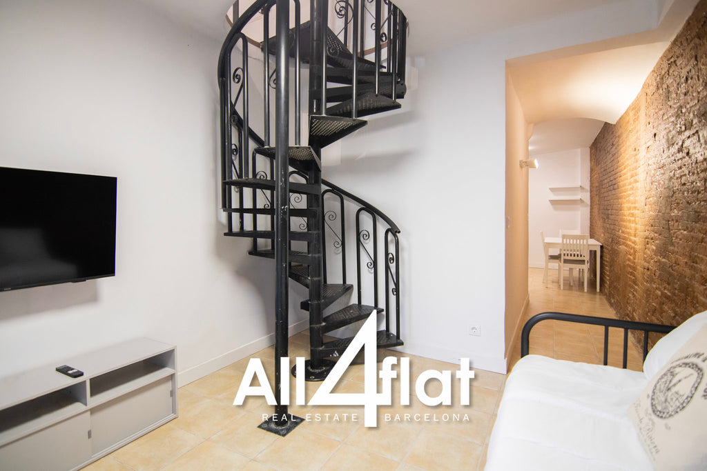 C/ Mila I Fontanals - Ref: 003636