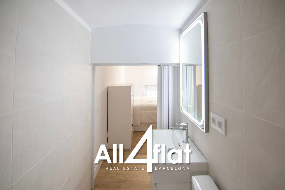 C/ Mila I Fontanals - Ref: 003636