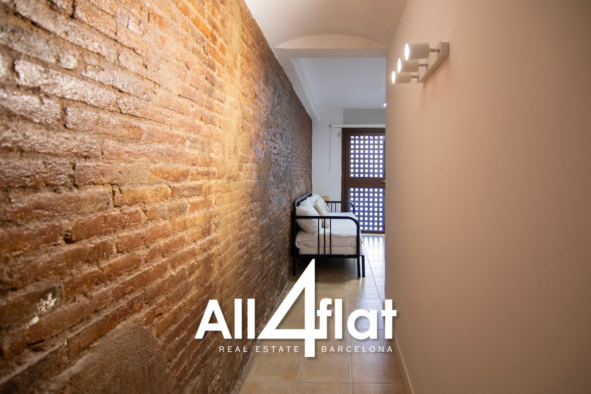 C/ Mila I Fontanals - Ref: 003636