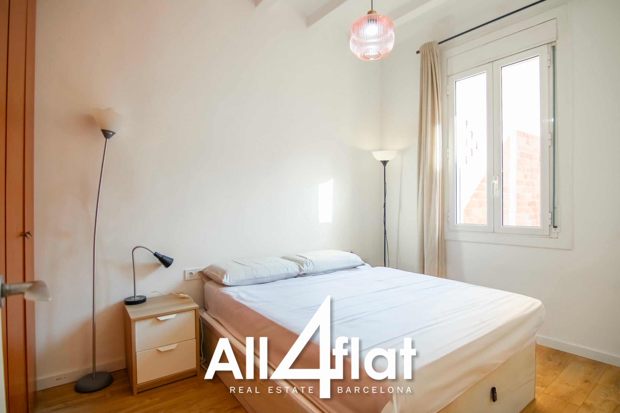 C/ Viladomat - Ref: 000138
