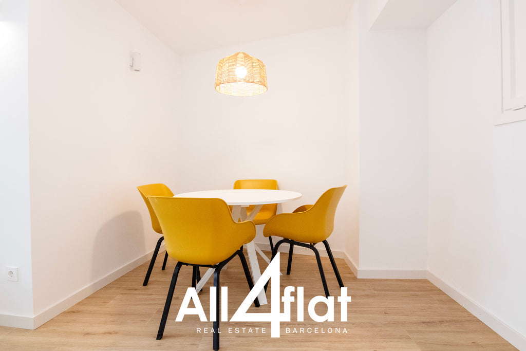 C/ Viladomat - Ref: 002995