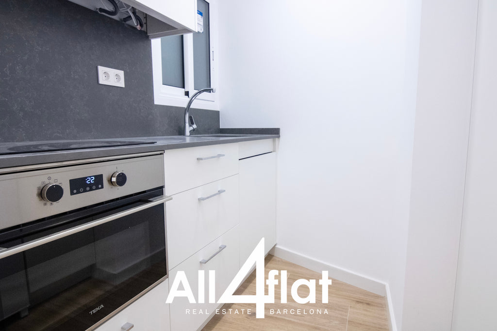 C/ Viladomat - Ref: 002995