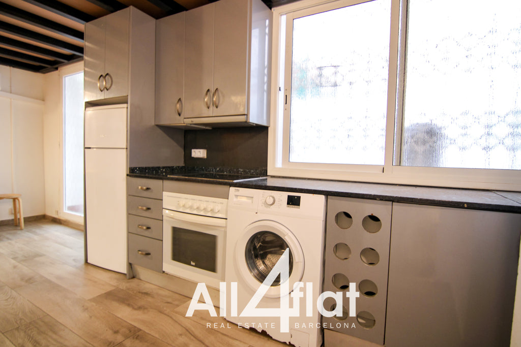C/ Traja - Ref: 002045G