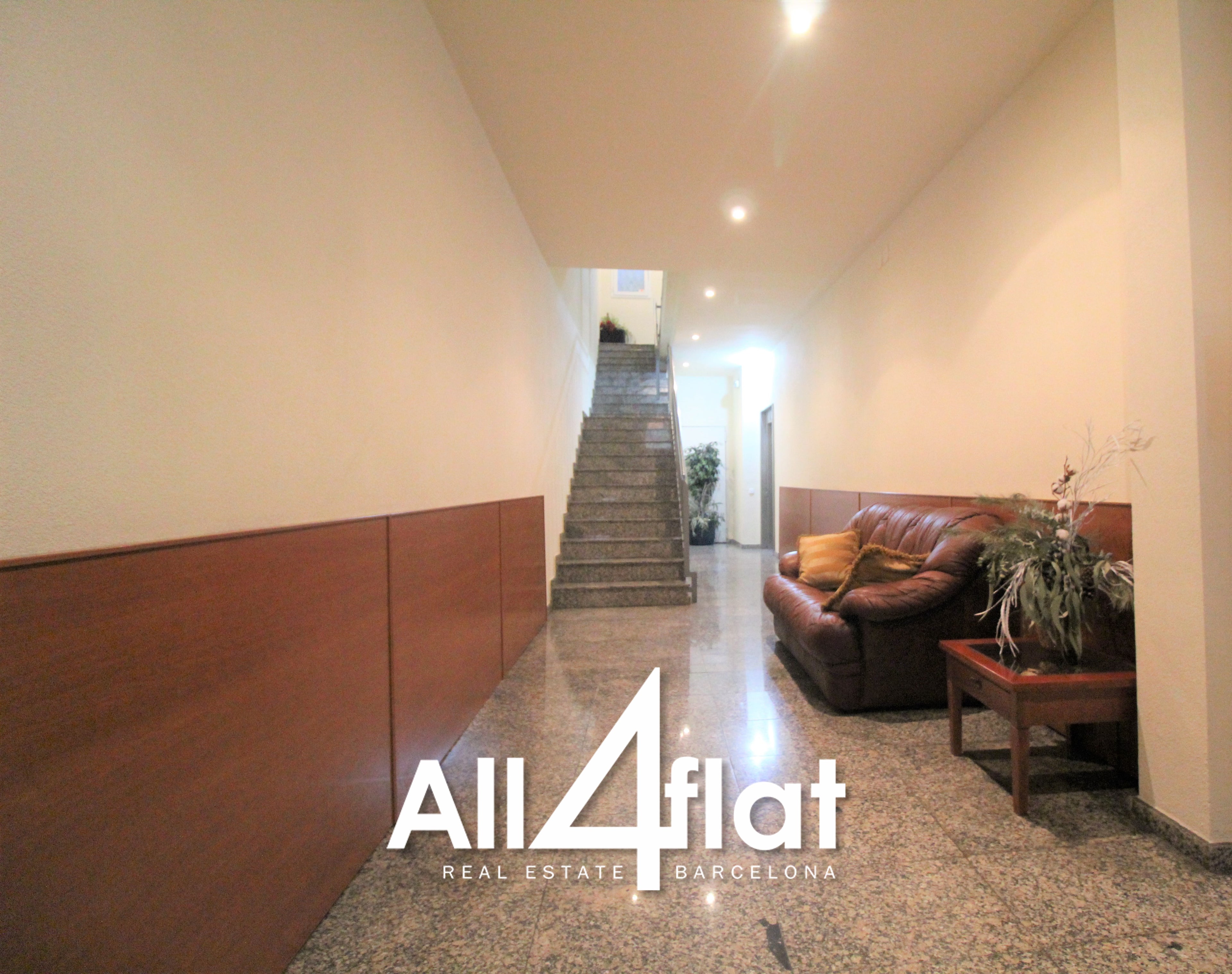 C/ Gran de Gracia - Ref: 000233B