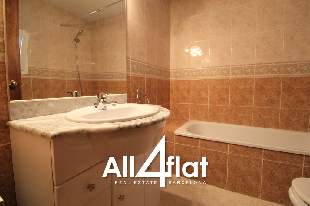 C/ Gran de Gracia - Ref: 000233B