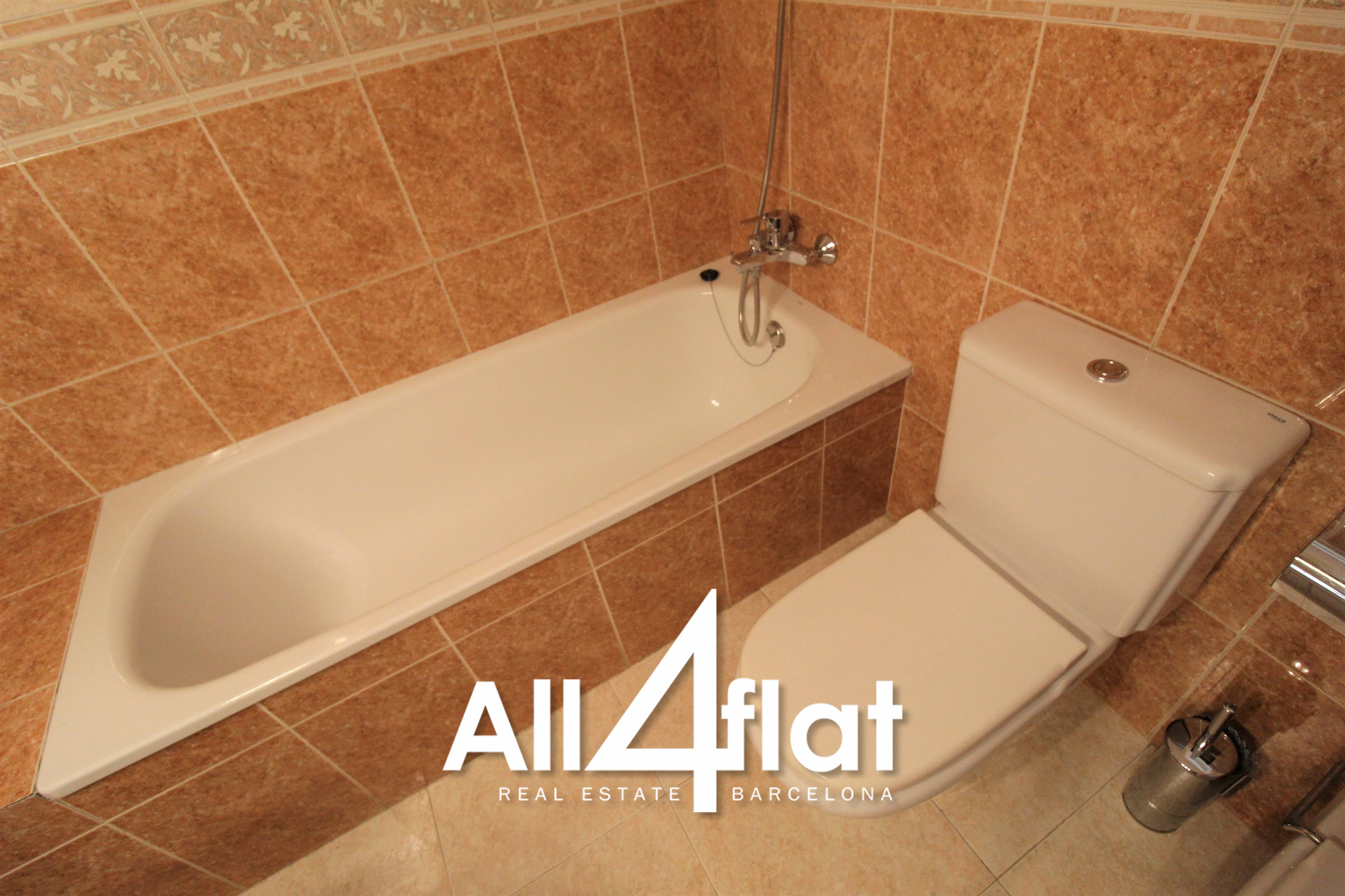 C/ Gran de Gracia - Ref: 000233B