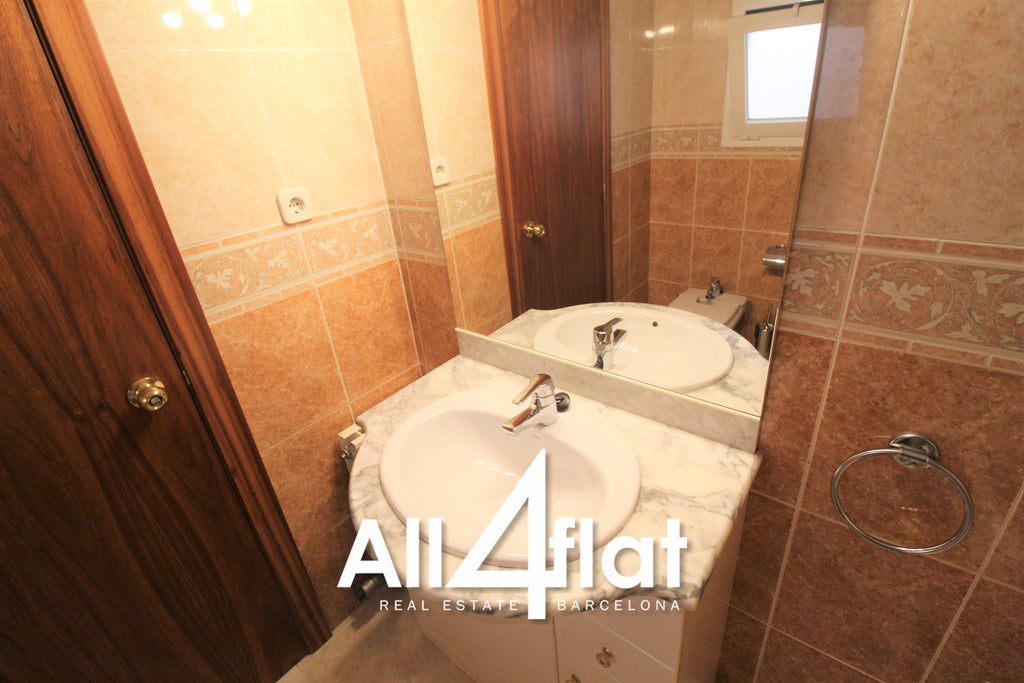 C/ Gran de Gracia - Ref: 000233B