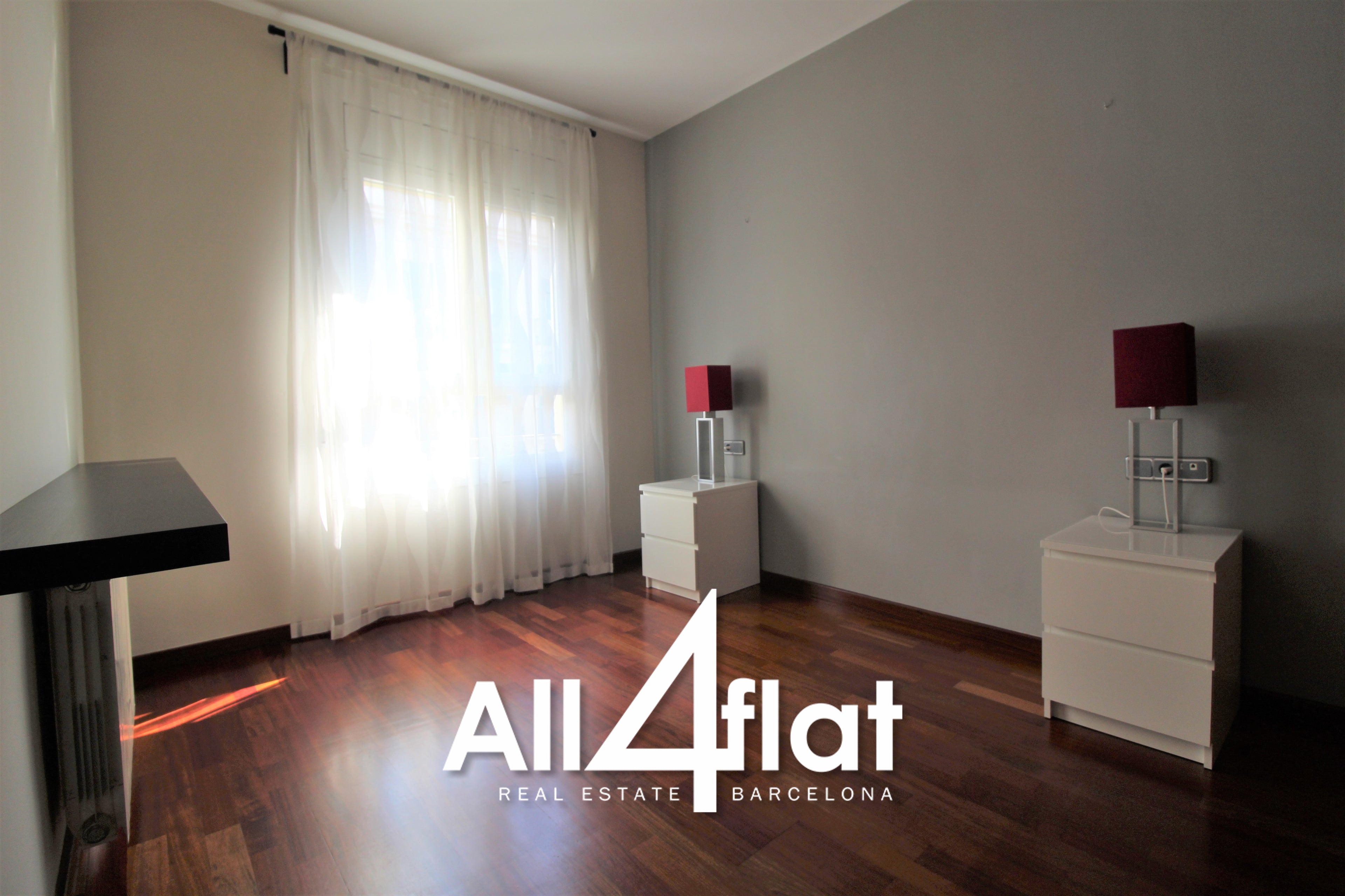 C/ Gran de Gracia - Ref: 000233B