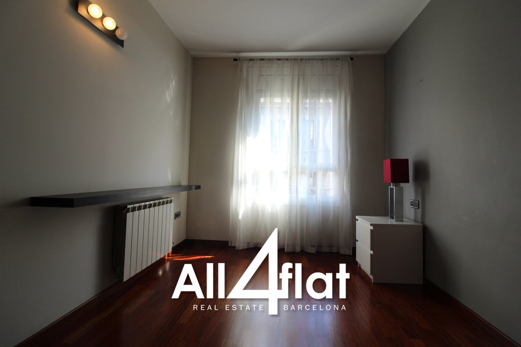 C/ Gran de Gracia - Ref: 000233B