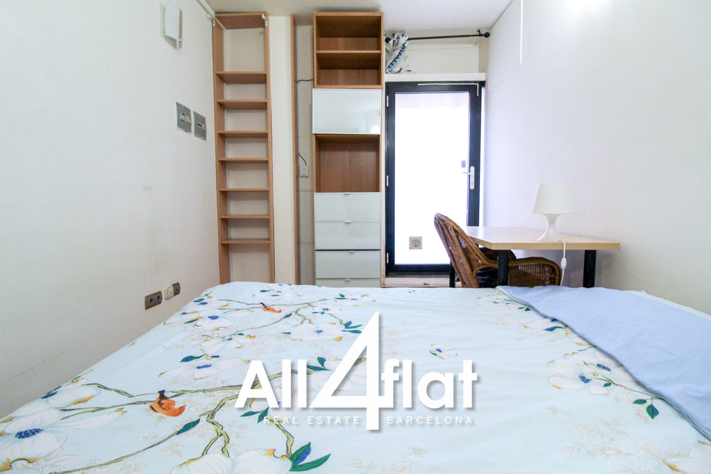 Rue de Berlin - Réf. : 001284E 