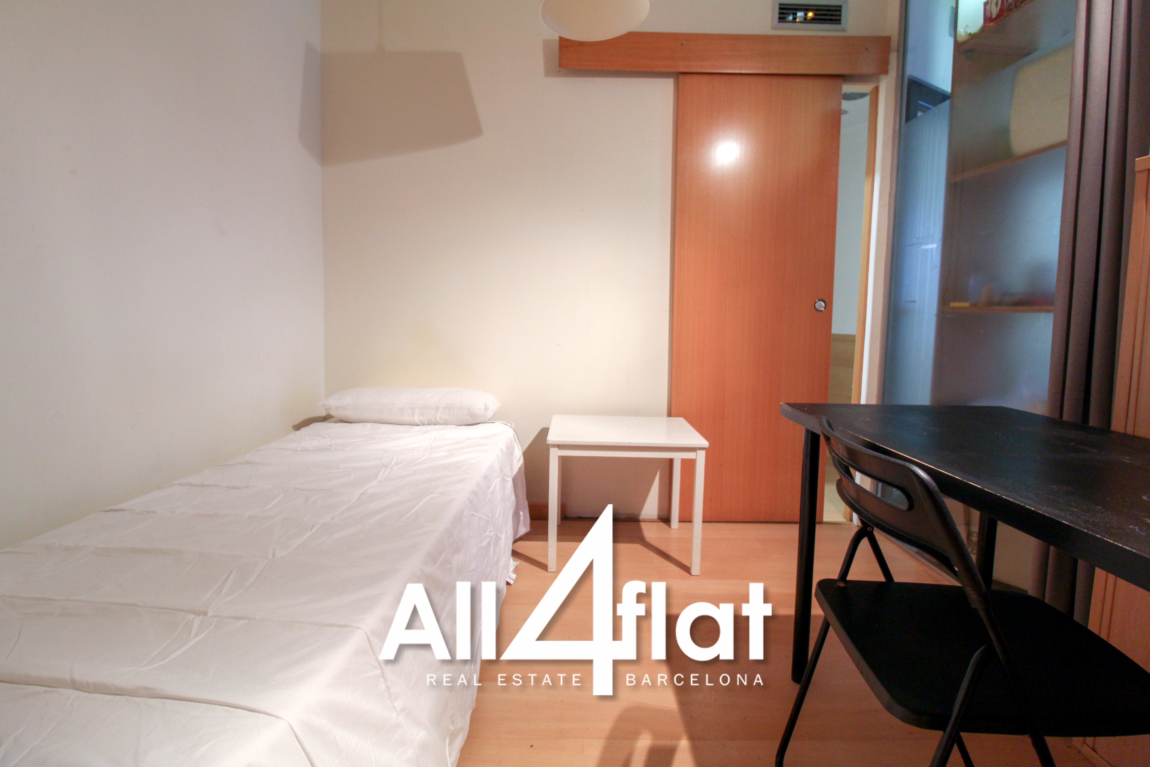 Rue de Berlin - Réf. : 001284E 