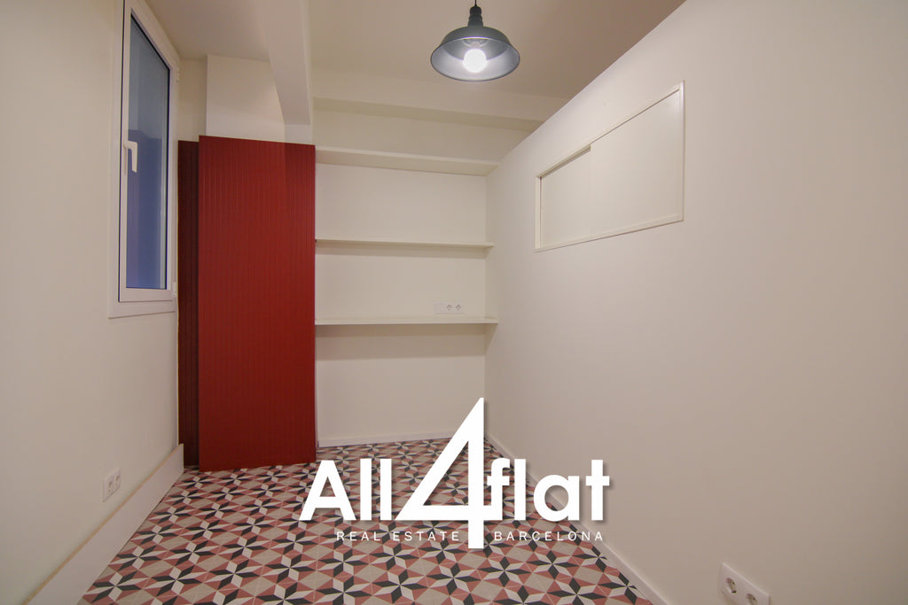 C/ Portal Nou - Ref: 002542C 