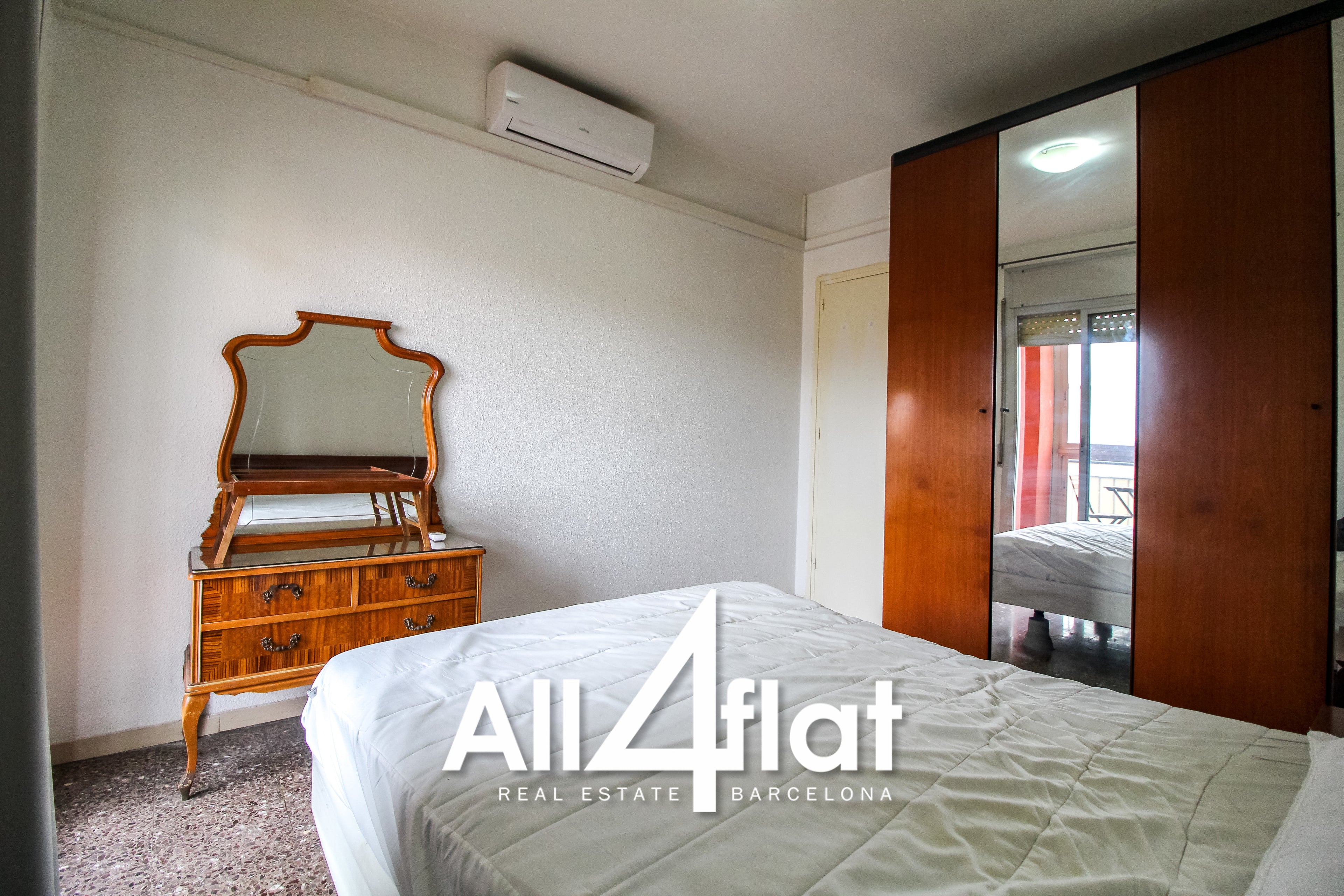 C/ Valencia - Ref: 000987L