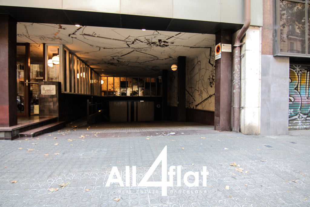 Muntaner Street - Ref: 002796