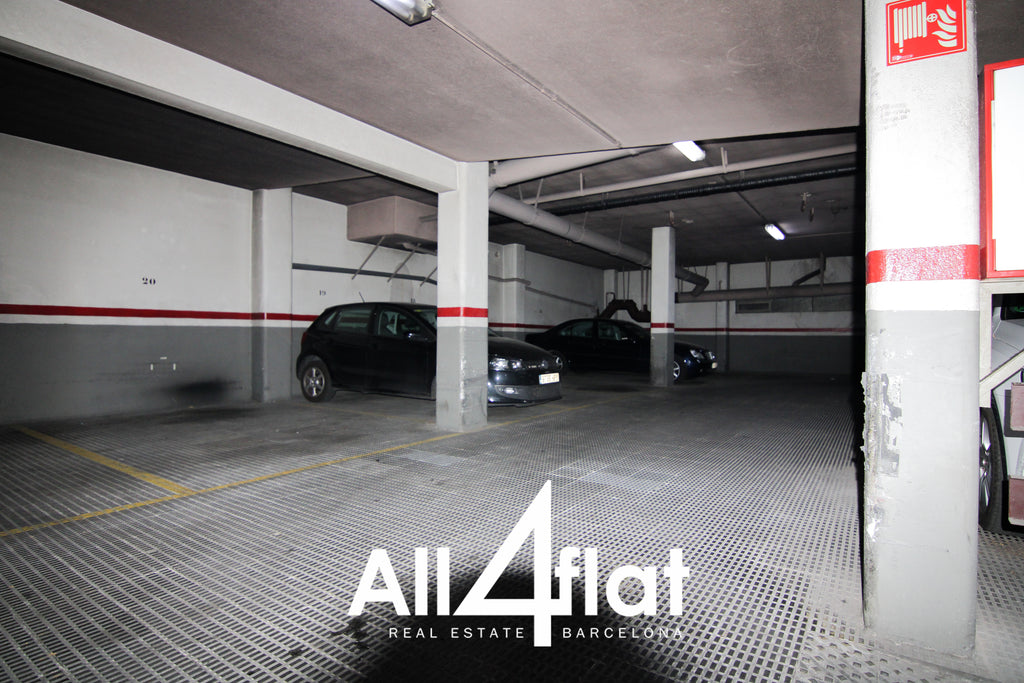 Muntaner Street - Ref: 002796