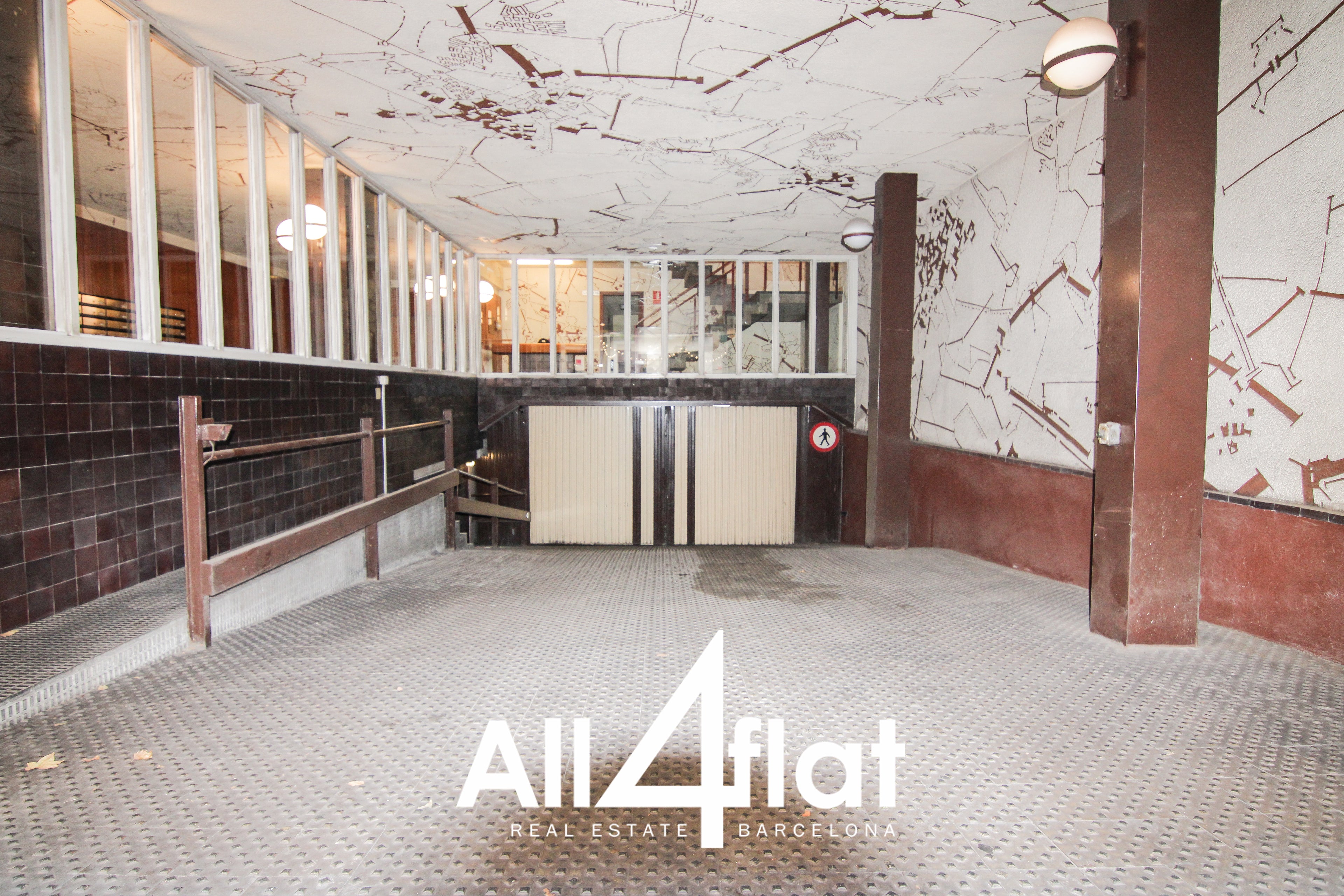 Muntaner Street - Ref: 002796