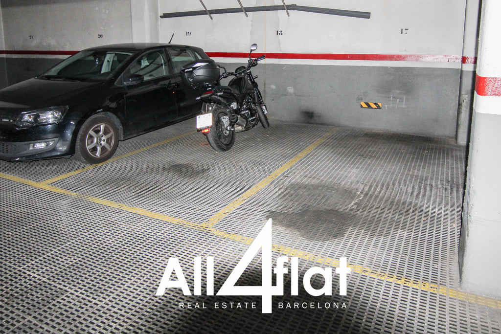 Muntaner Street - Ref: 002797 