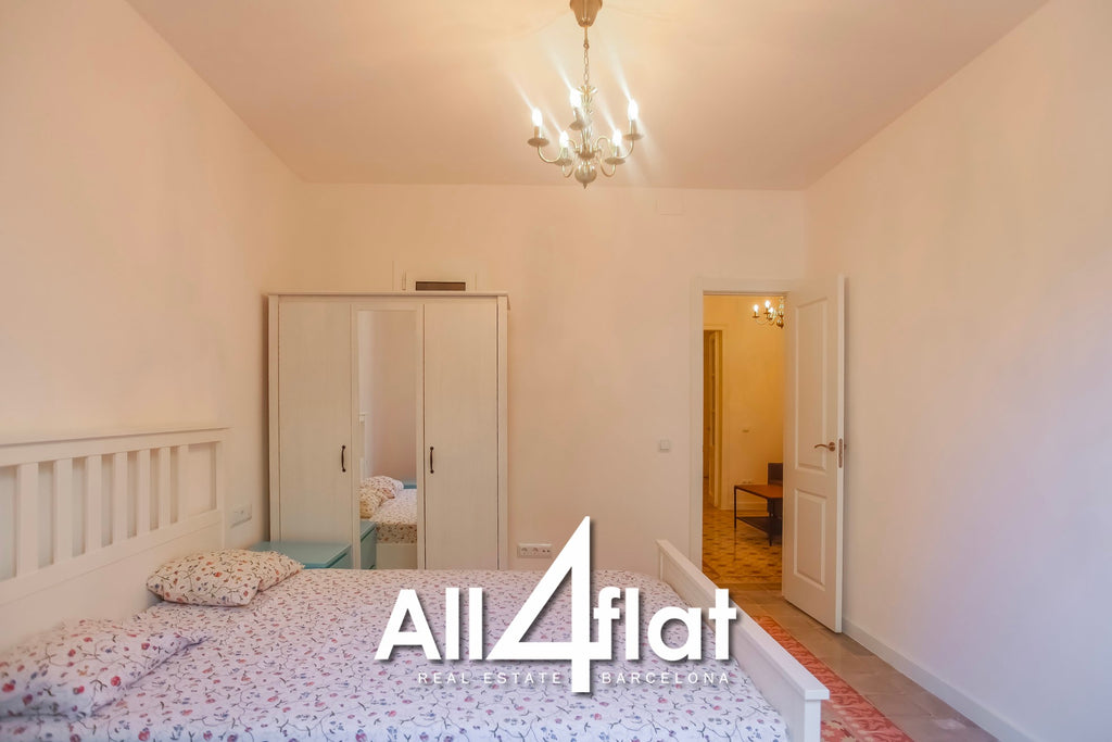 C/ Viladomat - Ref: 000765P