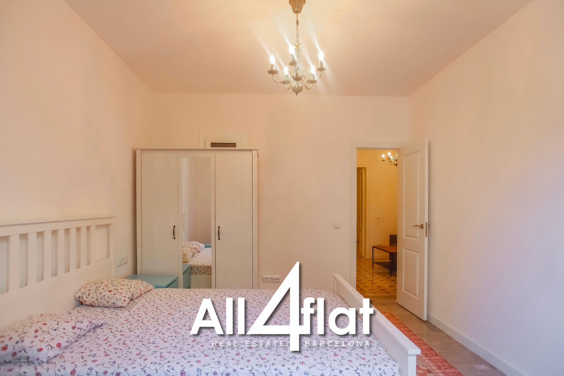 C/ Viladomat - Ref: 000765P