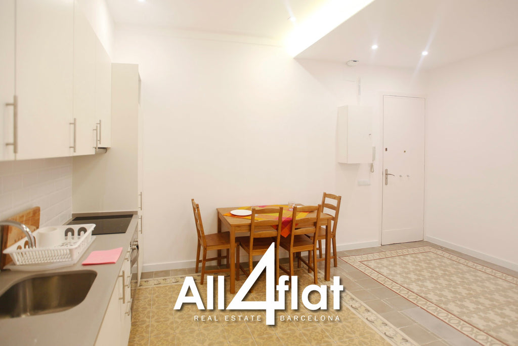 C/ Viladomat - Ref: 000765P