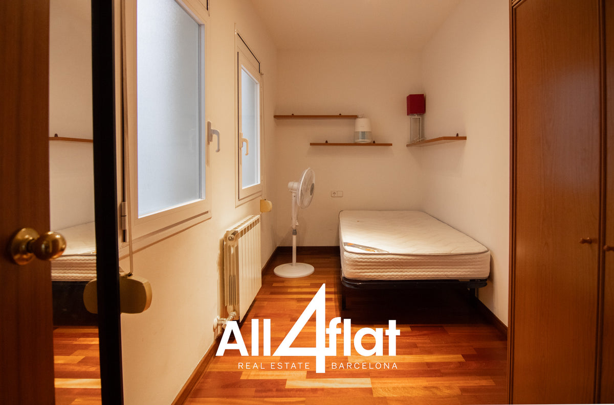 C/ Gran de Gracia - Ref: 000233B 