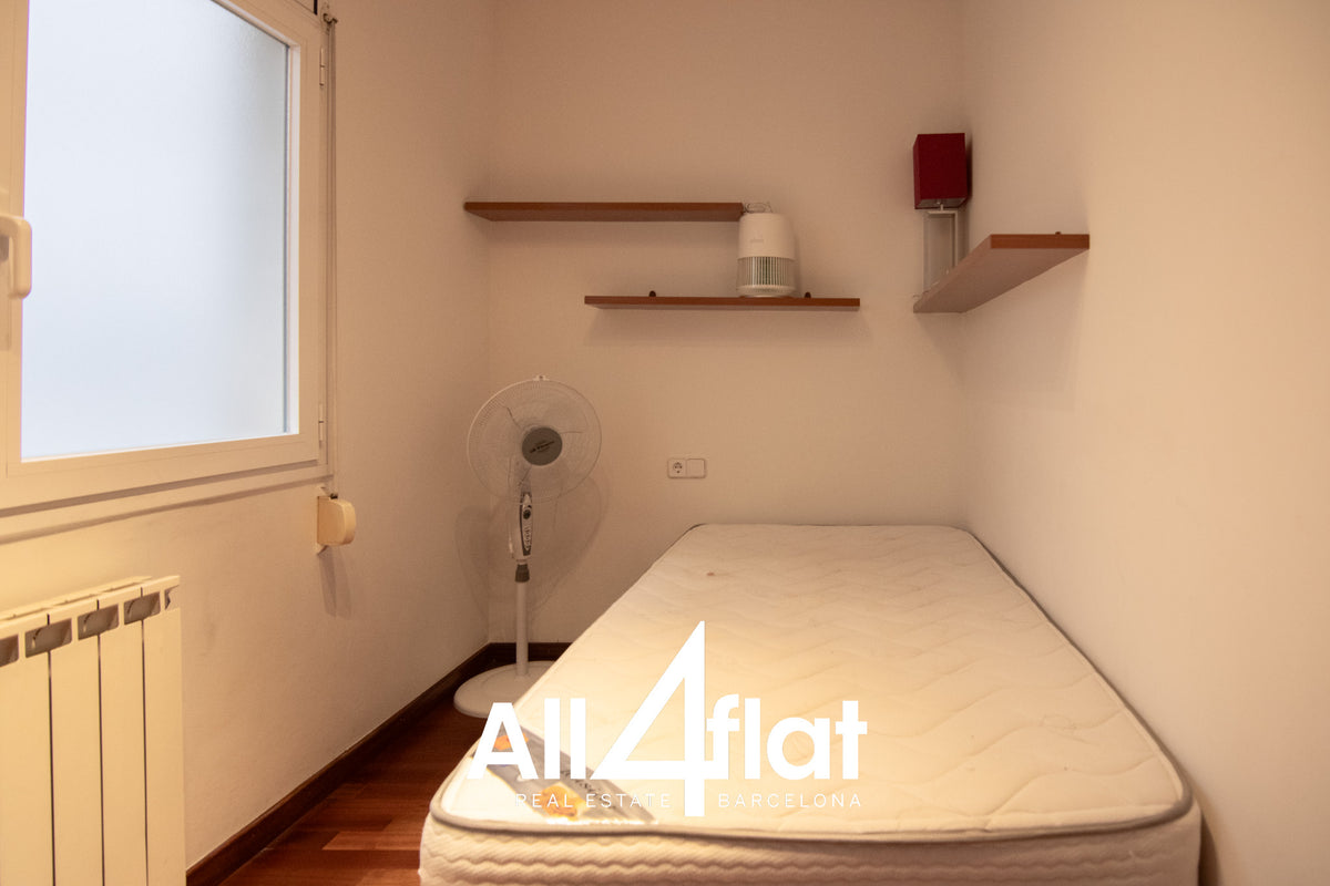 C/ Gran de Gracia - Ref: 000233B 