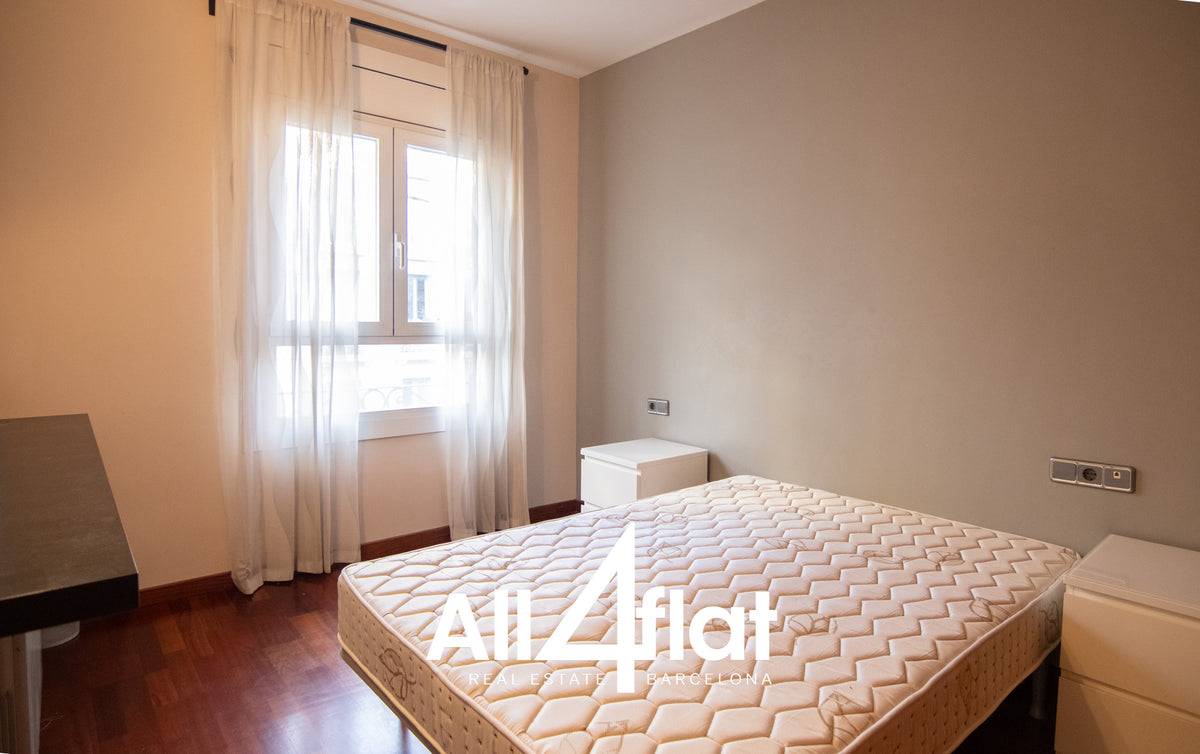 C/ Gran de Gracia - Ref: 000233B 