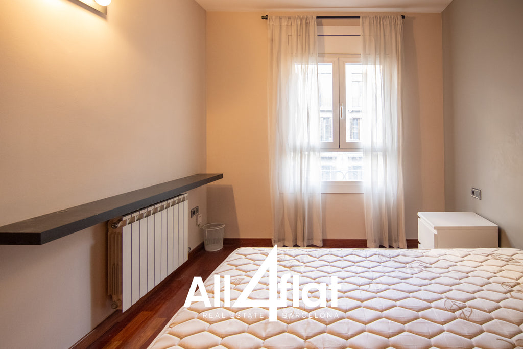 C/ Gran de Gracia - Ref: 000233B 