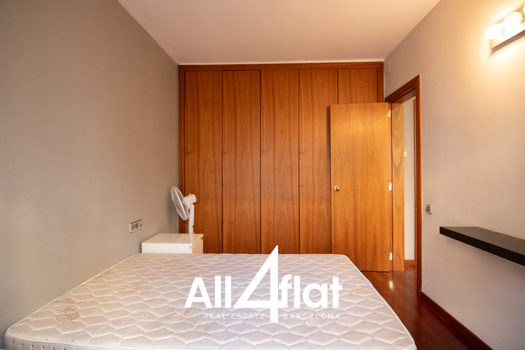 C/ Gran de Gracia - Ref: 000233B 