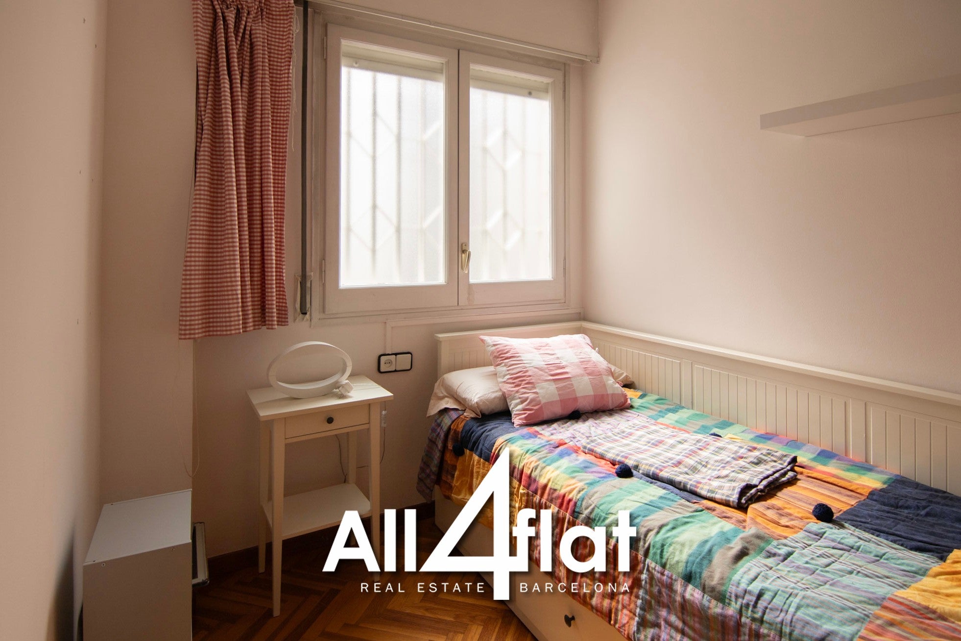 Sepulveda St. - Ref: 003645