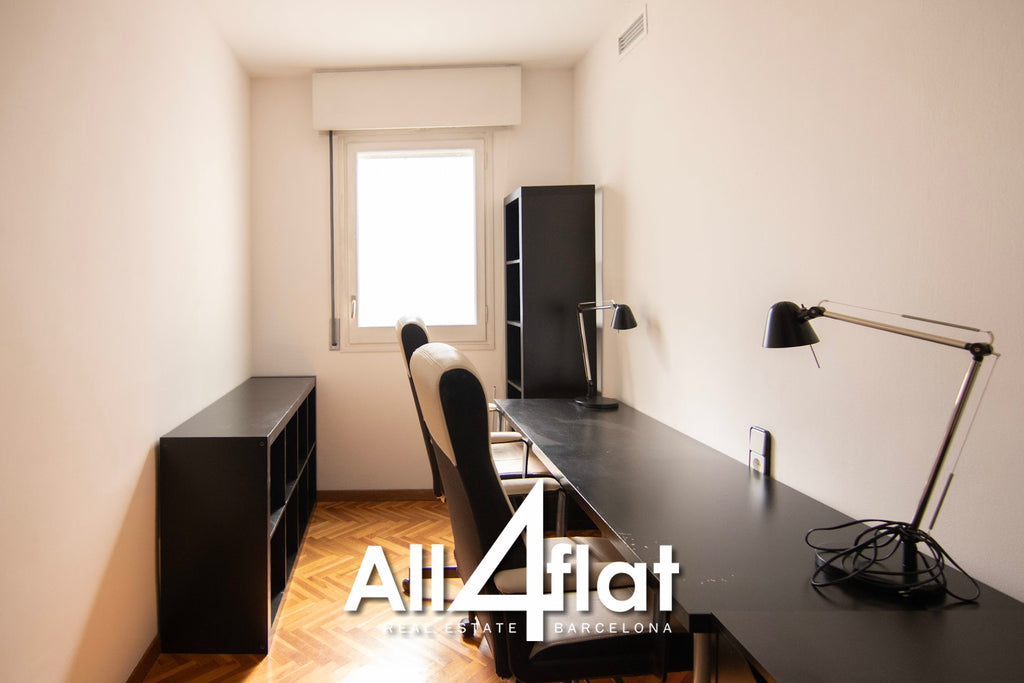 Sepulveda St. - Ref: 003645