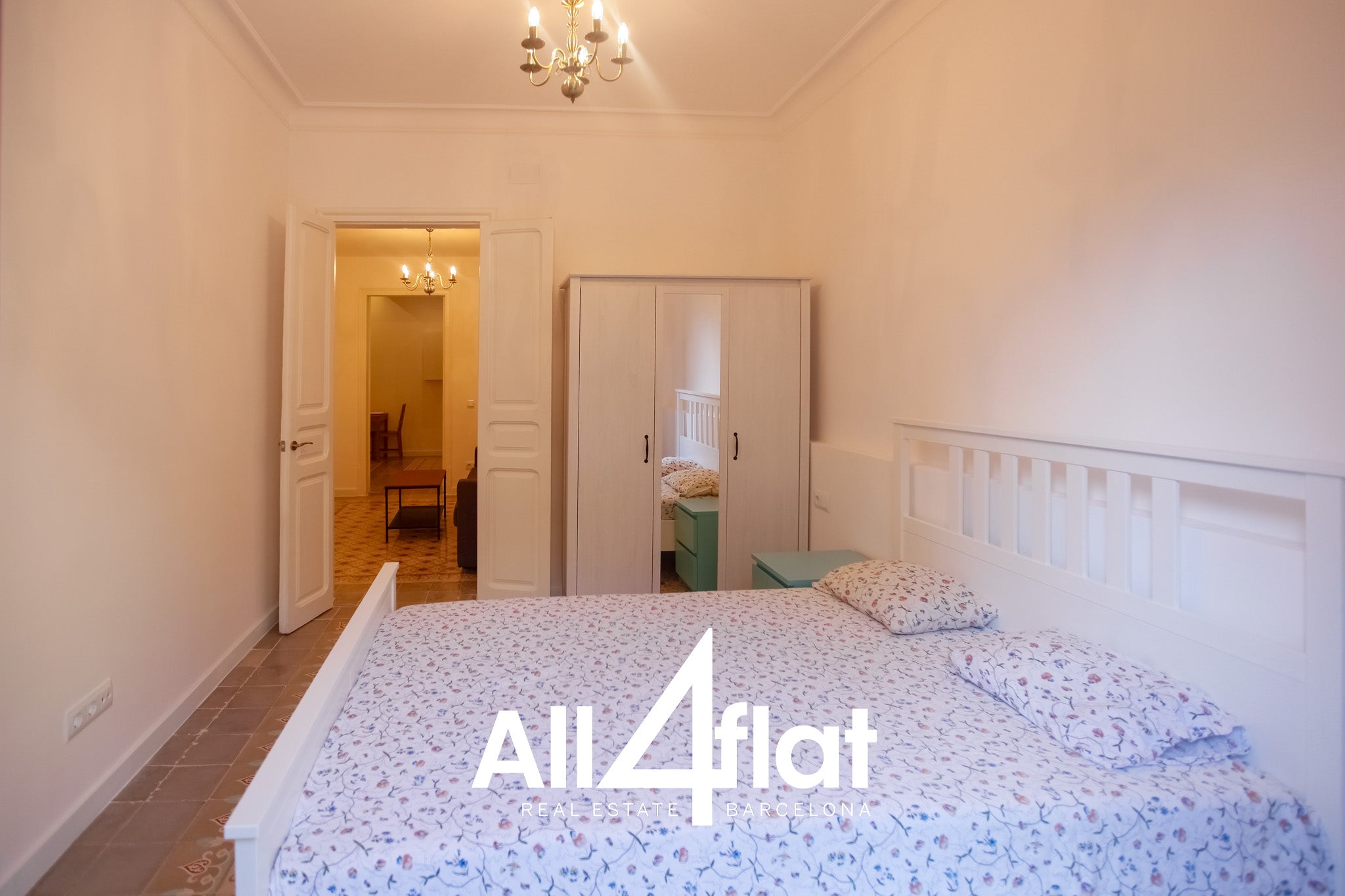 C/ Viladomat - Ref: 000765P