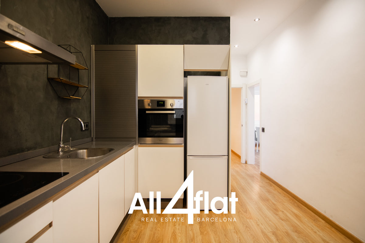 C/ Agustí Vell - Ref: 002547F