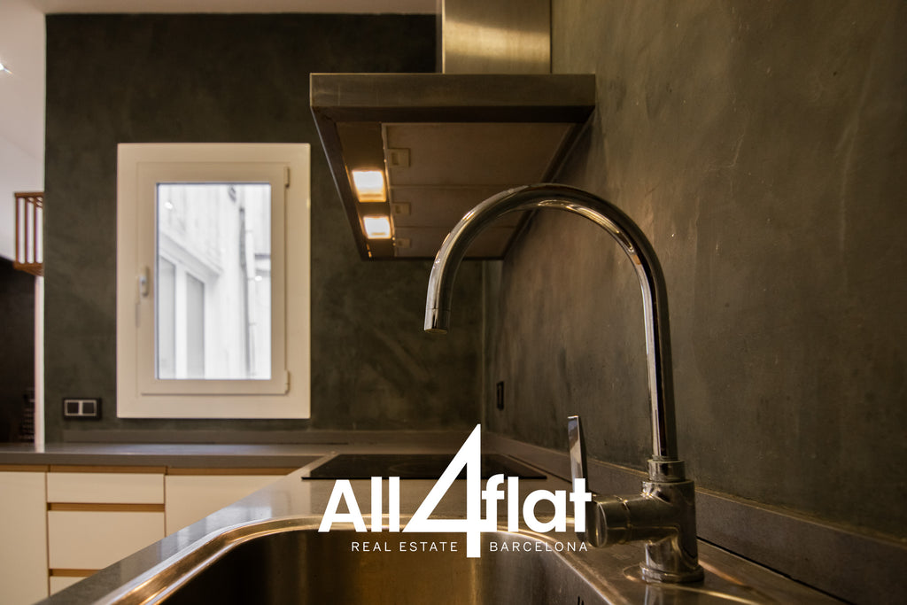 C/ Agustí Vell - Ref: 002547F