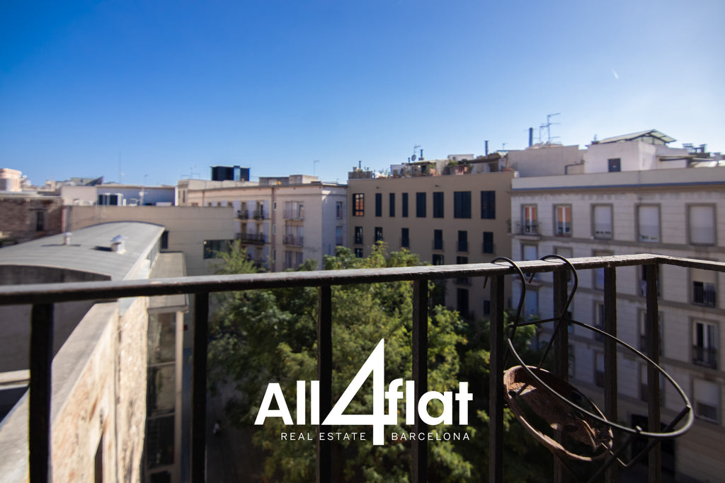 C/ Agustí Vell - Ref: 002547F