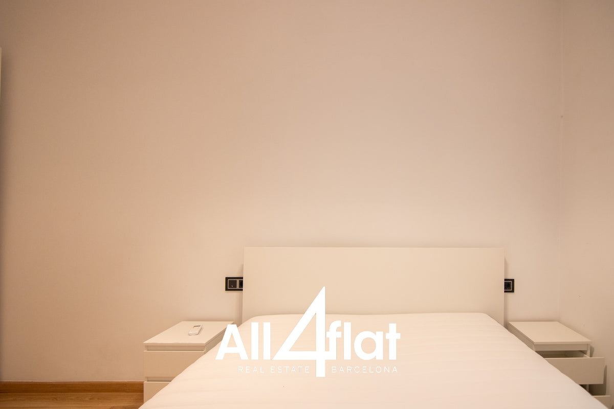 C/ Agustí Vell - Ref: 002547F