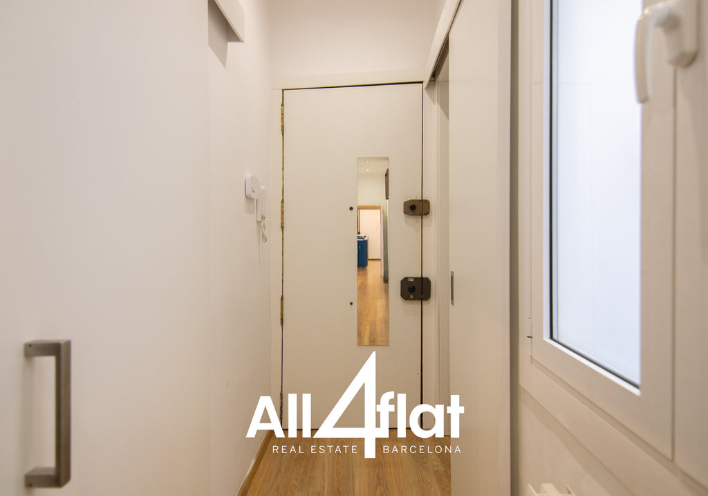 C/ Agustí Vell - Ref: 002547F