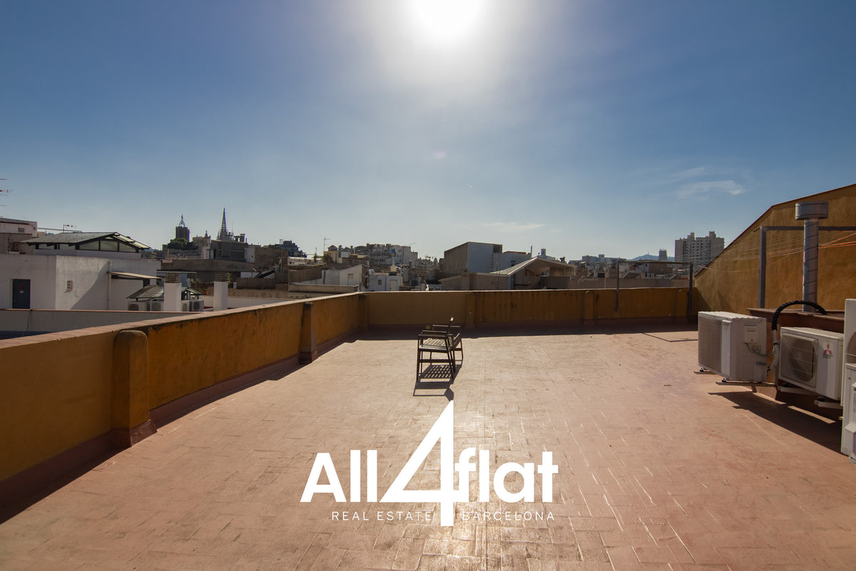 C/ Agustí Vell - Ref: 002547F