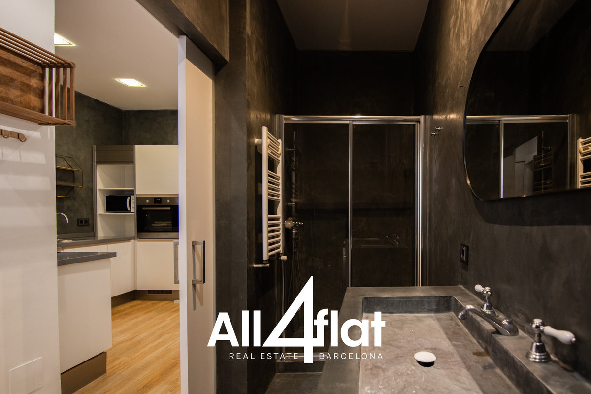 C/ Agustí Vell - Ref: 002547F