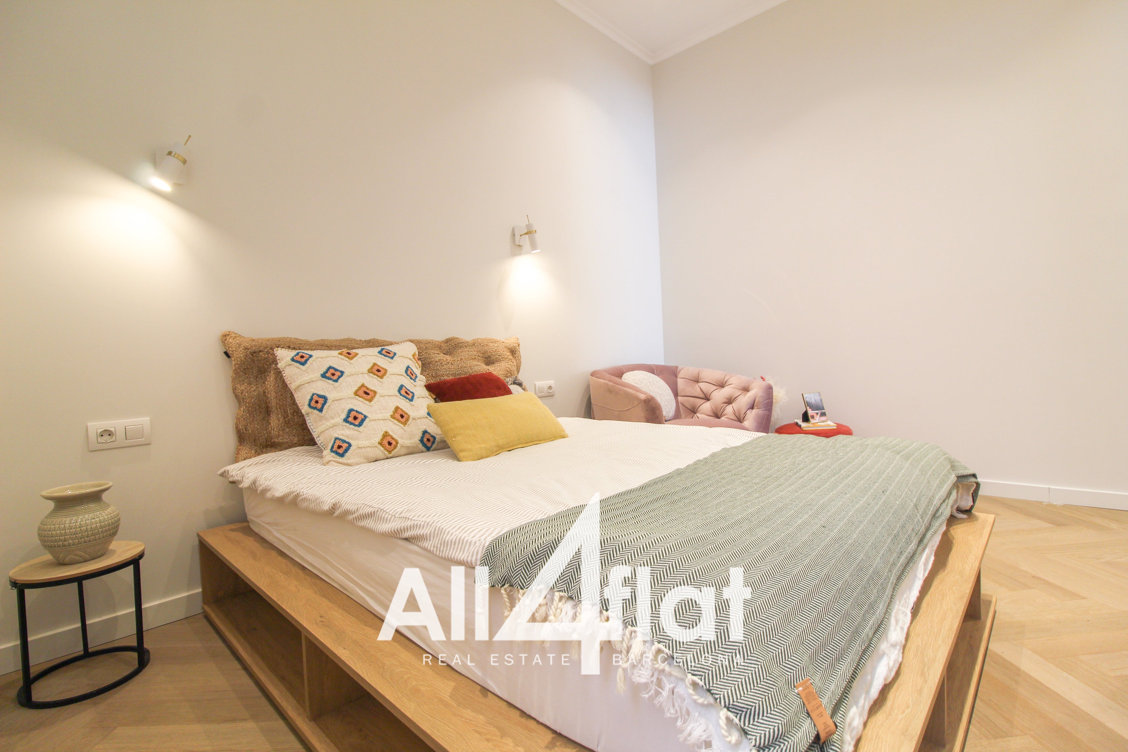 C/ Gran via de Les Corts Catalanes - Ref: 001594A