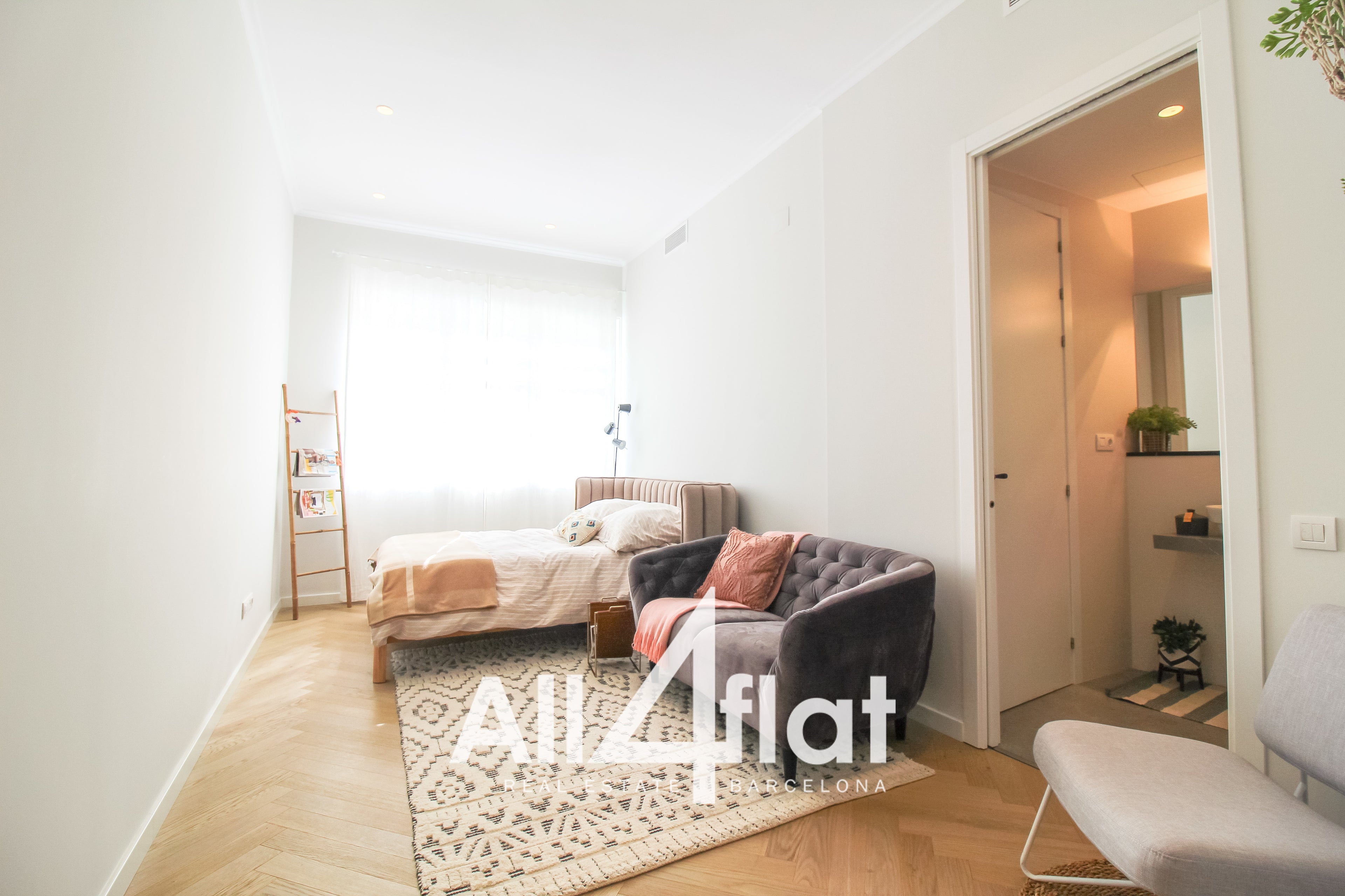 C/ Gran via de Les Corts Catalanes - Ref: 001594A