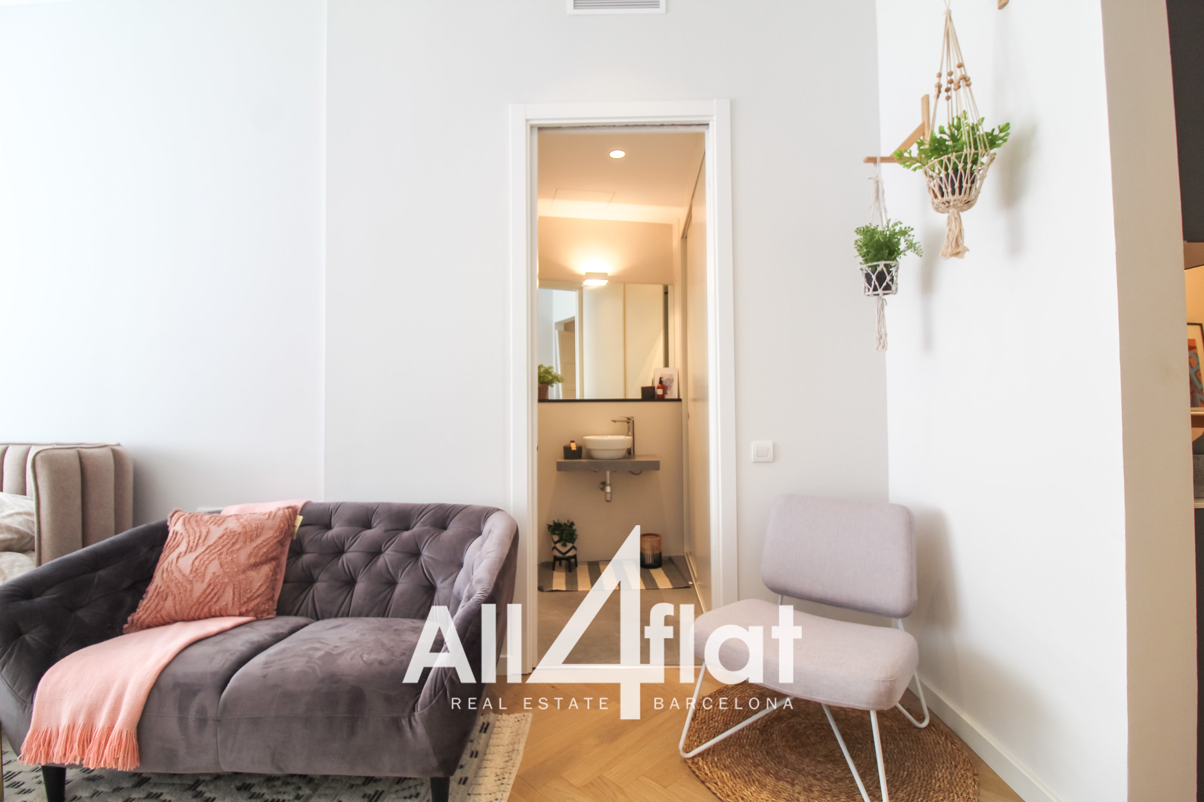 C/ Gran via de Les Corts Catalanes - Ref: 001594A